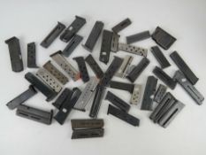 A quantity of assorted pistol magazines. Approx 41.