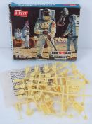 A vintage Airfix Astronauts kit, H0-00 scale, 59 pieces.