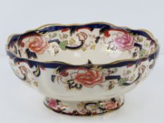 A Mason's Ironstone Mandalay pattern footed fruit bowl, 26.5cm dia.