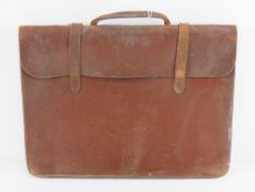 A vintage leather ladies briefcase having single handle and measuring 40cm wide.