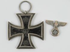 A WWI German Iron Cross medal, 800 marked to top ring.