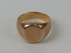 A 9ct gold signet ring, unengraved, hallmarked 375, siz L-M, 6g.