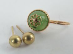 A single 14ct gold Russian jade earring, together with a pair of 9ct gold stud earrings.