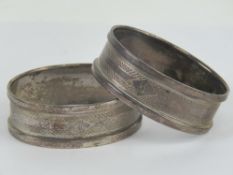 A pair of HM silver napkin rings, hallmarked for Birmingham, 21.4g.