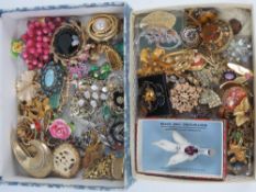 A large quantity of assorted 20th century costume brooches, makers noted inc Sarah Cov, Exquisite,