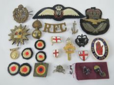 A quantity of assorted British regiment cap/helmet badges and insignia, approx 20 items, inc,