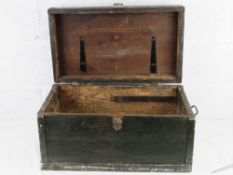 A wooden trunk named to P.F.C. USMC Walden RD 583417 Prop. US. Gov. (L-60cm/W-35cm/H-32cm).