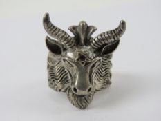 A Satan goat's head pentagram Wiccan rin