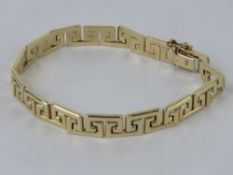 A 9ct gold Greek Key pattern bracelet, 18.