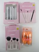 Real Techniques; Three five-piece gift s