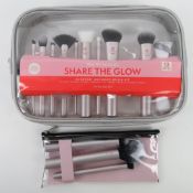 Real Techniques; Thirteen piece limited