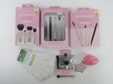 Real Techniques; Three five piece gift s