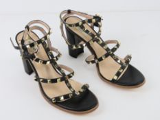 Valentino Garavani Rockstud pointed toe flat shoes in black and taupe leather, size 41,