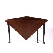 Mahogany corner table 19th Century, with square top having gate-leg supports, 118cm square x 71cm