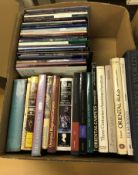 A box of assorted antiques reference books and catalogues, etc, to include 