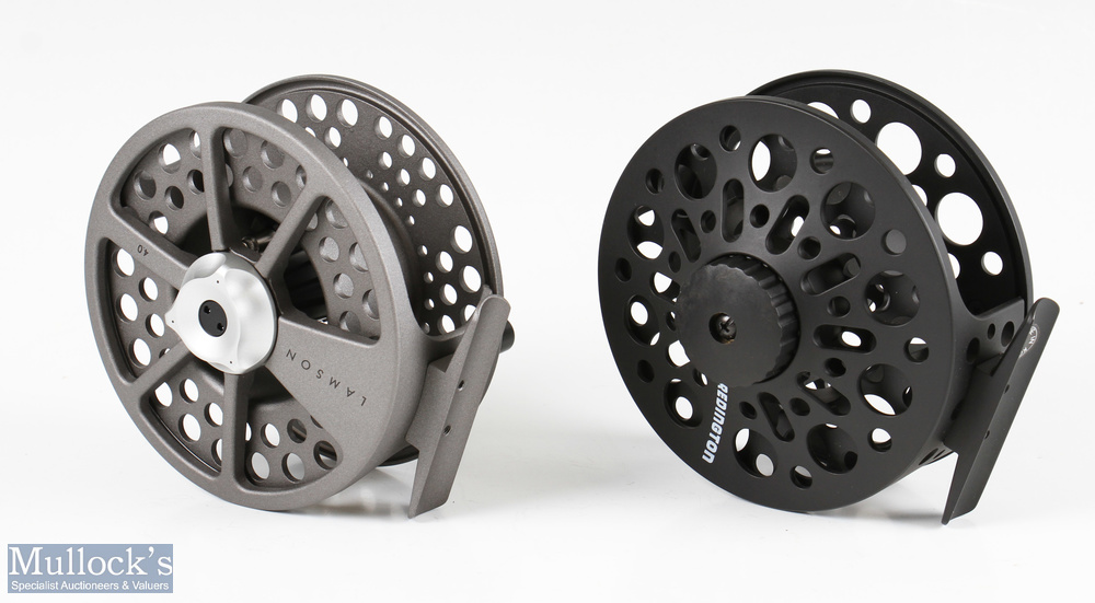 Redington Surge 7/8/9 disc drag large arbour fly reel finished in black, appears unused with cloth - Image 3 of 3