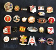 Collection of 25x Manchester United football club badges a mixture of enamel and other metal