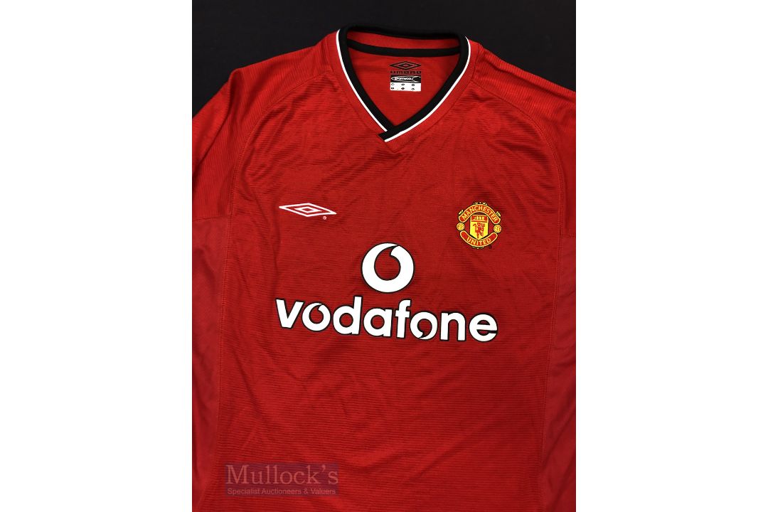 2000/02 Manchester United Home football shirt size L 43”, in red, Umbro, long sleeves, with league - Image 2 of 2