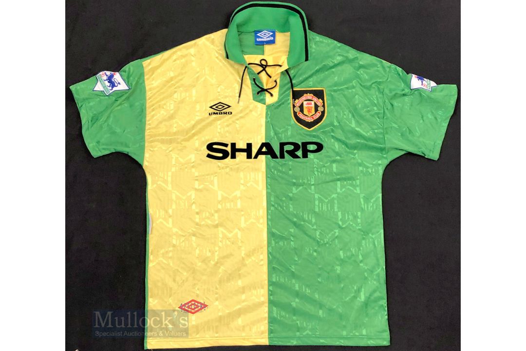 1992/94 Manchester United Third football shirt size L, in yellow and green, Umbro, short sleeve, - Image 4 of 4