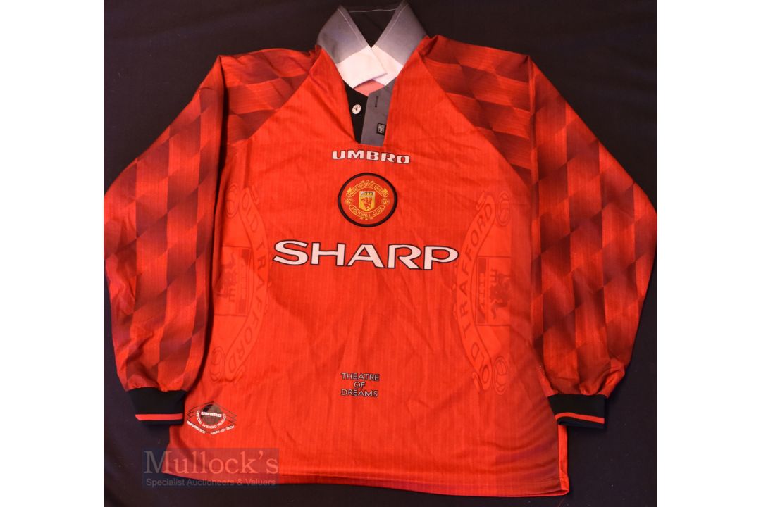1996/98 Manchester United Home football shirt size large, in red, Umbro, long sleeve - Image 1 of 2