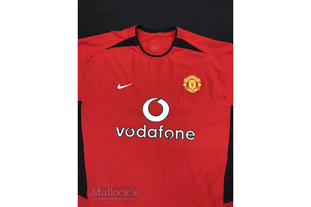 2002/04 Manchester United Home football shirt size L, in red and black, Nike, long sleeve - Image 2 of 2