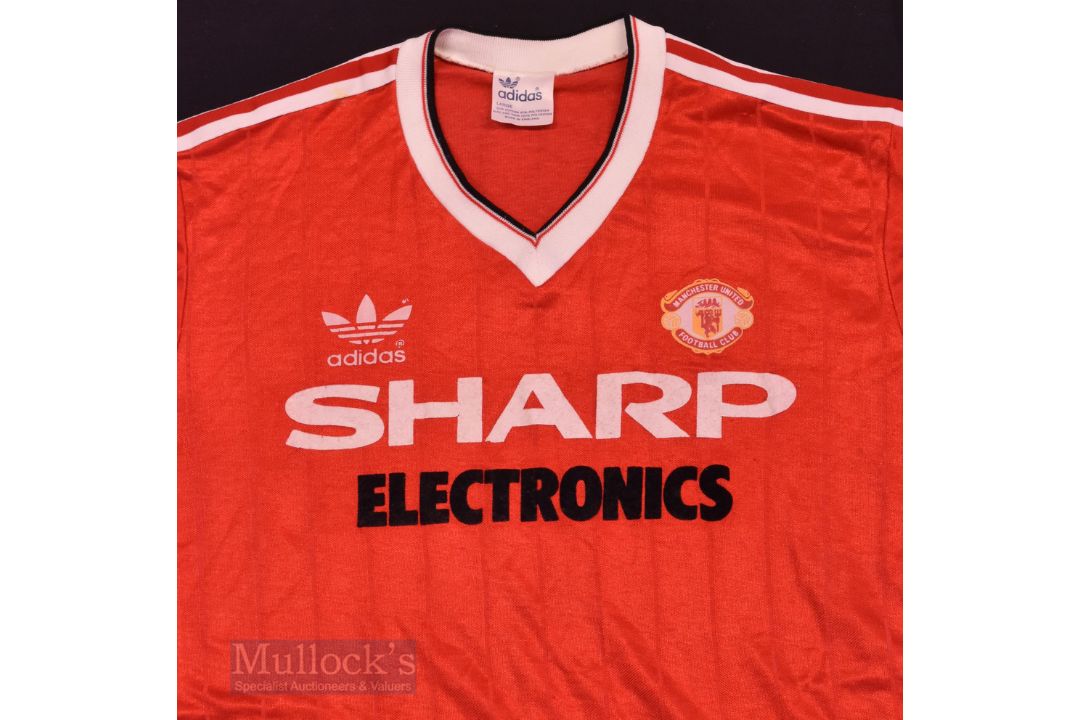1982/83 Manchester United Home football shirt size large, red, Adidas, short sleeve - Image 2 of 2