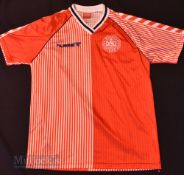 1986 Denmark International Home football shirt size large, Hummel, in red, short sleeve