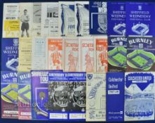 Assorted Football Programme Selection 69/70 Hitchin Town FC v Luton Town (fr), 54/55Luton Town v