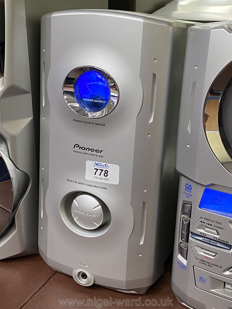 A Pioneer Stereo CD / MiniDisc / Tuner Music Centre XC-1521 MD