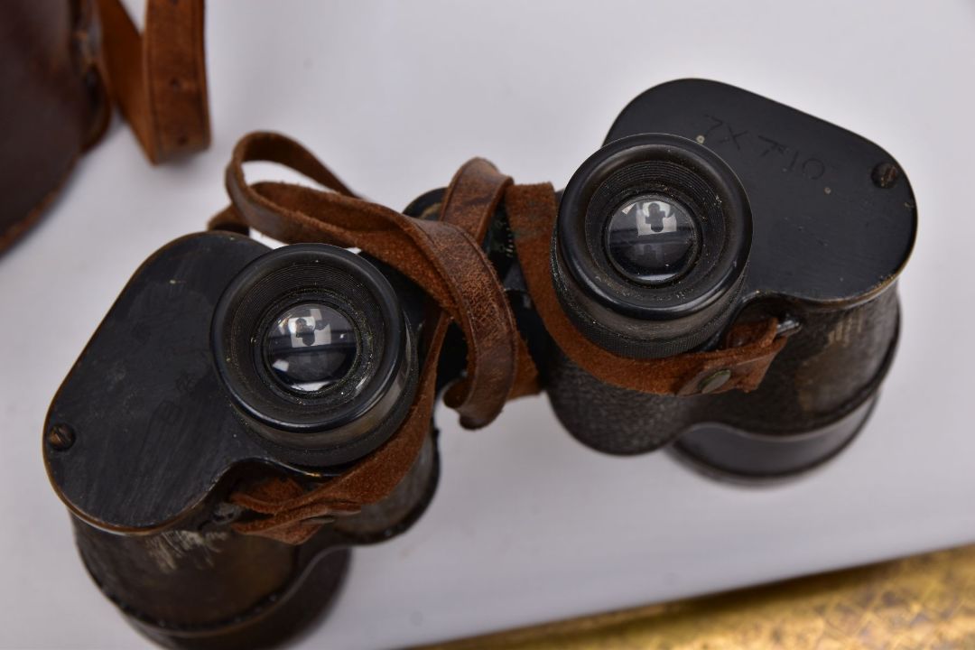 A BROWN LEATHER CASE BOXED PAIR OF BELIEVED IMPERIAL JAPANESE ARMY WWII ERA BINOCULARS, the left - Image 3 of 16
