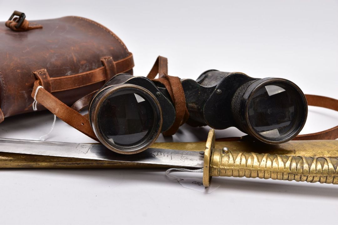 A BROWN LEATHER CASE BOXED PAIR OF BELIEVED IMPERIAL JAPANESE ARMY WWII ERA BINOCULARS, the left - Image 5 of 16