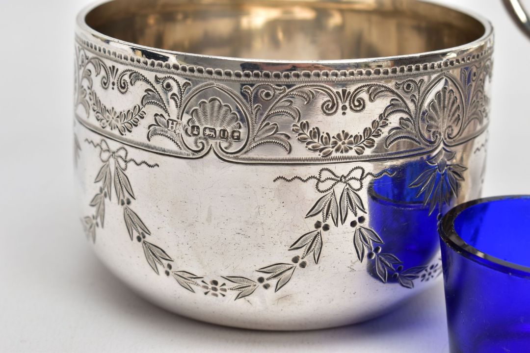 FOUR ITEMS OF SILVERWARE, to include a late Victorian silver sugar bowl with engraved swag, shell - Image 2 of 5
