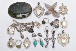 A SELECTION OF SILVER AND WHITE METAL JEWELLERY, to include a silver curb link charm bracelet
