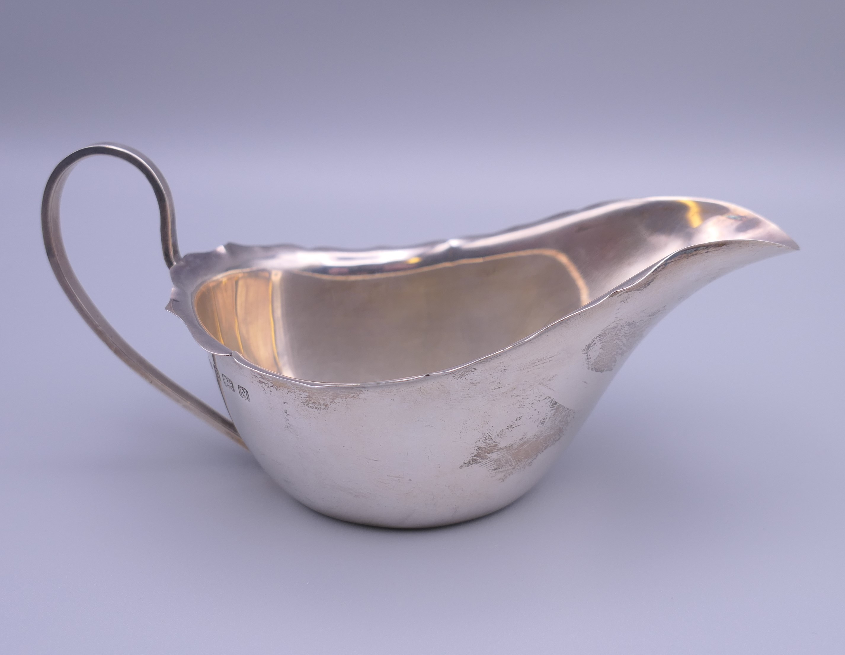 Two pairs of silver sauce boats and a cream jug. The largest sauce boat 15.5 cm wide. 13. - Image 2 of 13
