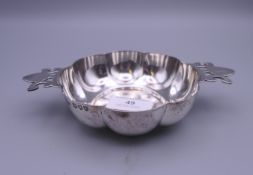 A silver quaich. 4.4 troy ounces.