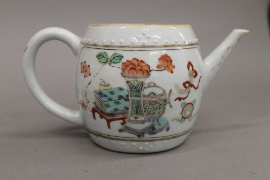 An 18th century Chinese porcelain teapot. 16.5 cm long. - Image 13 of 19