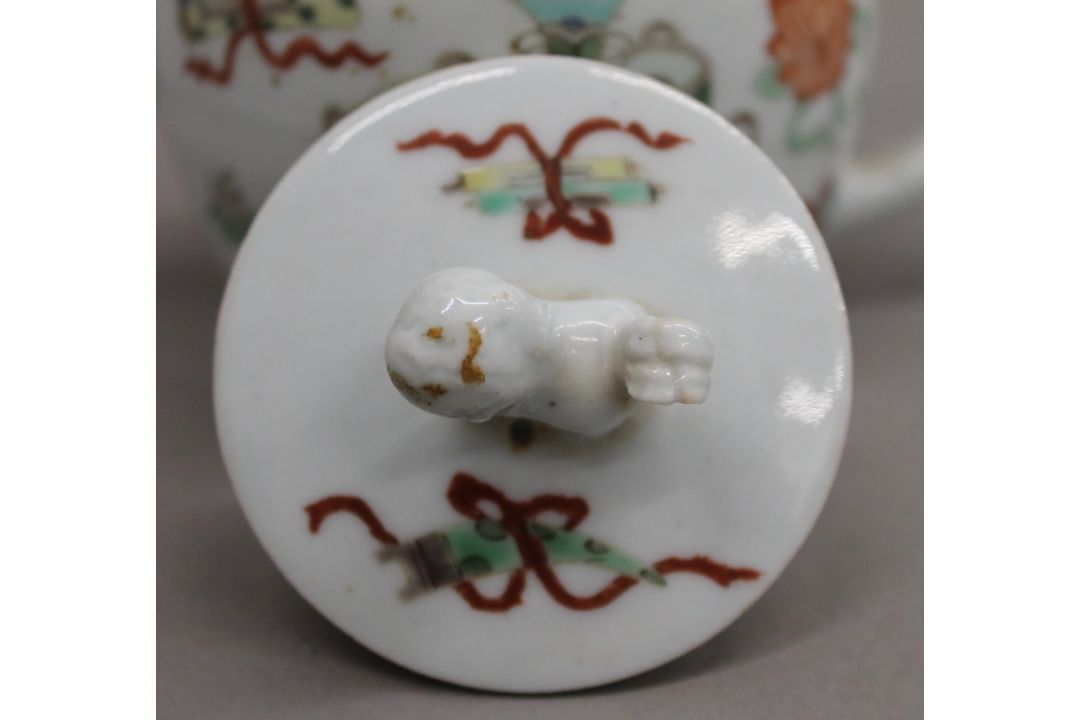 An 18th century Chinese porcelain teapot. 16.5 cm long. - Image 10 of 19