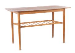 Coffeetable 1960er Jahre, wohl Dänemark, die abgerundete Tischplatte aus Schichtholz, Teakholz