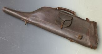 Leather leg of mutton gun case with fitted additional external pocket, 80cm long.
