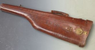 Leather leg of mutton gun case with brass lock, 79cm long.