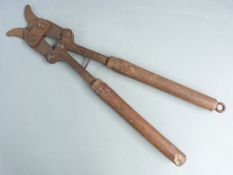 British WW1 wire cutters stamped with broad arrow and Chater Lea Ltd