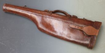 Leather leg of mutton gun case with fitted interior, 78cm long.