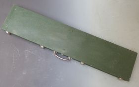 Shotgun or rifle hard travel case, 125x27x8cm.