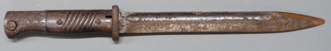 German WW2 M84/93 bayonet stamped Durkoft to ricassso, with 24.5cm fullered blade. PLEASE NOTE ALL