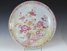 A 19thC Chinese famille rose charger / shallow dish, diameter 39cm