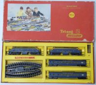 Tri-ang 00 gauge model railway train set, R3.V, in original box.