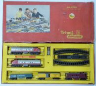 Tri-ang 00 gauge model railway goods train set, R3.L, in original box.