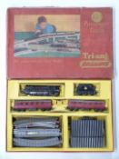 Tri-ang 00 gauge model railway passenger train set, RO, in original box.