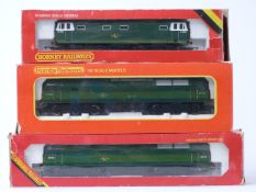 Three Hornby 00 gauge model railway BR diesel locomotives Brush Type 4 R.060 and R.863 and Class