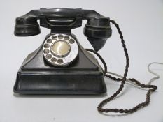 Vintage GPO 162F Bakelite telephone black